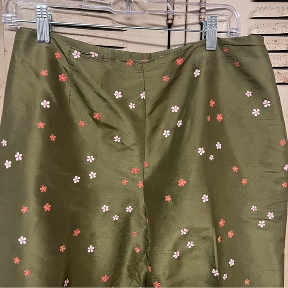 Ann Taylor Crop Pants womens 12P embroidered Flowers Green Side Zip flat front - Picture 4 of 9